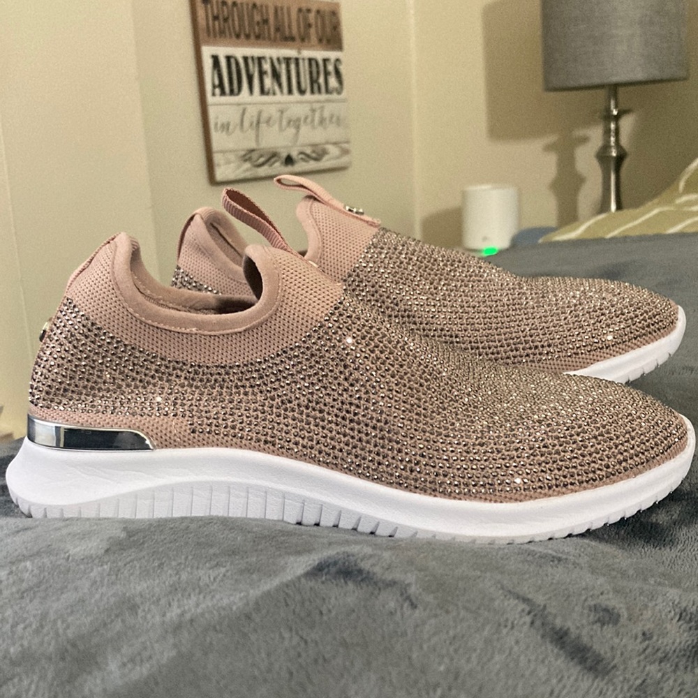 COLOR: NUDE KNIT